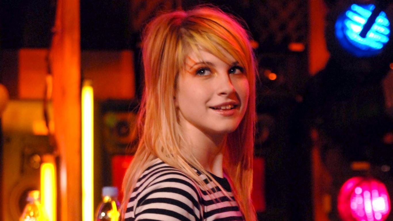 Awesome Hayley Williams free background ID:59331 for 1366x768 laptop PC