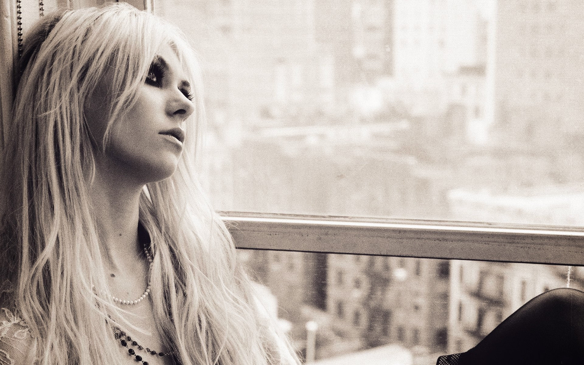 Free Taylor Momsen high quality background ID:244193 for hd 1920x1200 PC