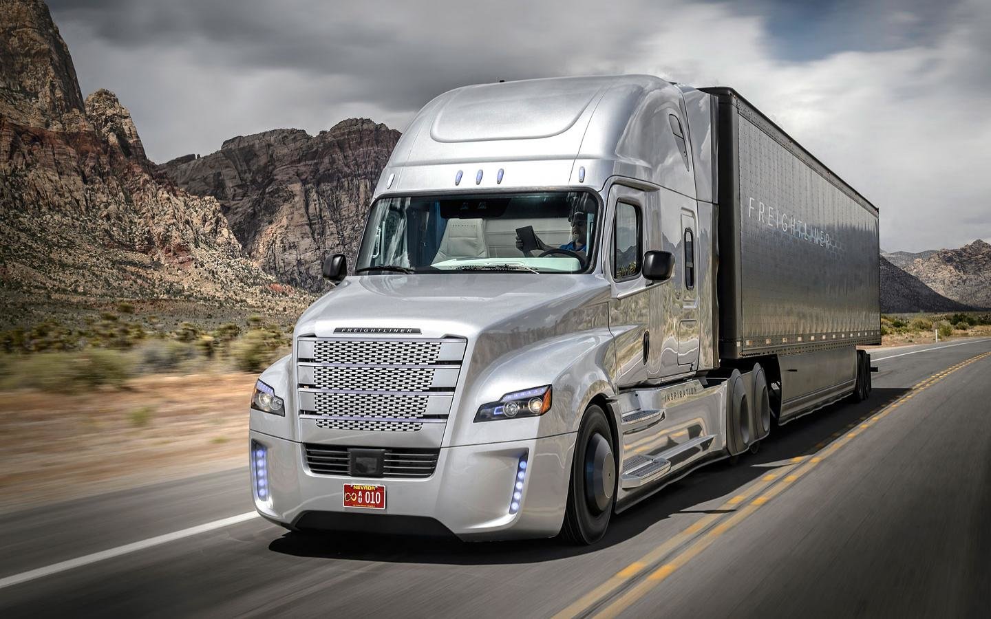 Awesome Freightliner free background ID:474393 for hd 1440x900 PC