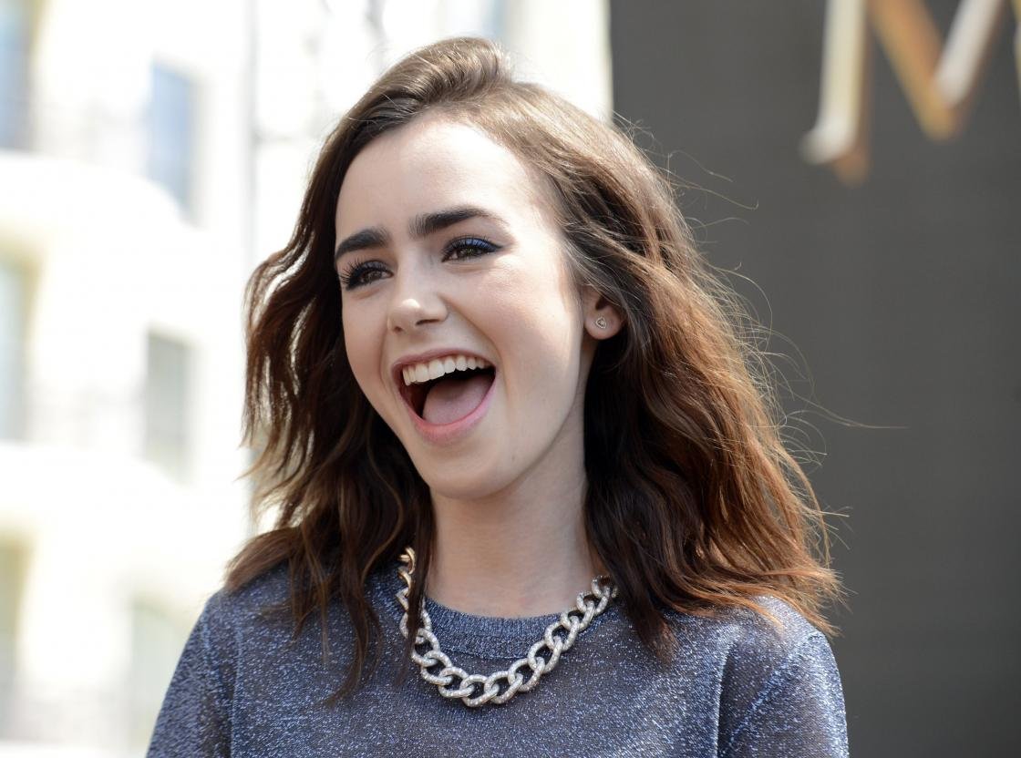 High resolution Lily Collins hd 1120x832 wallpaper ID:410706 for desktop