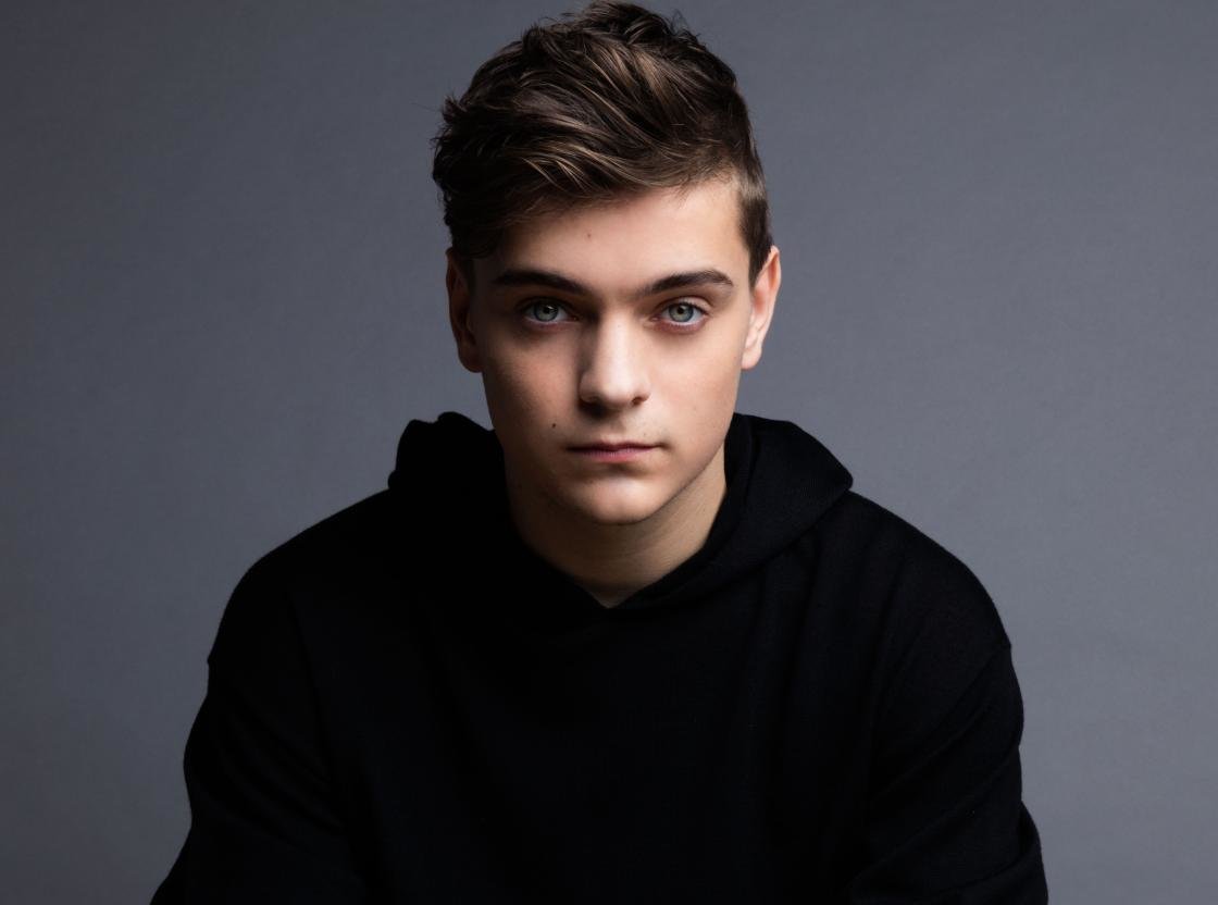 Free download Martin Garrix background ID:47995 hd 1120x832 for PC