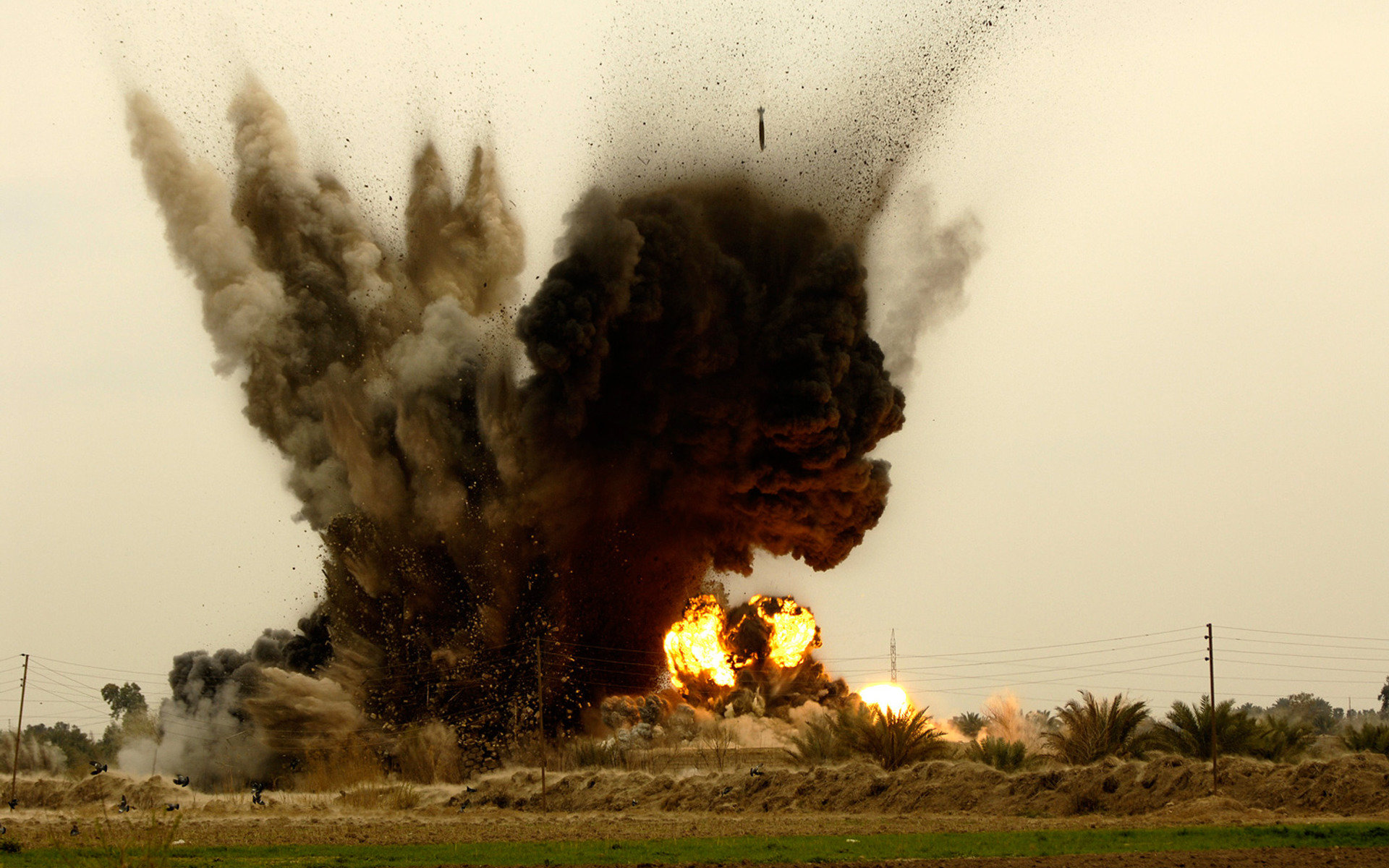 Free download Explosion Military wallpaper ID:409985 hd 1920x1200 for desktop