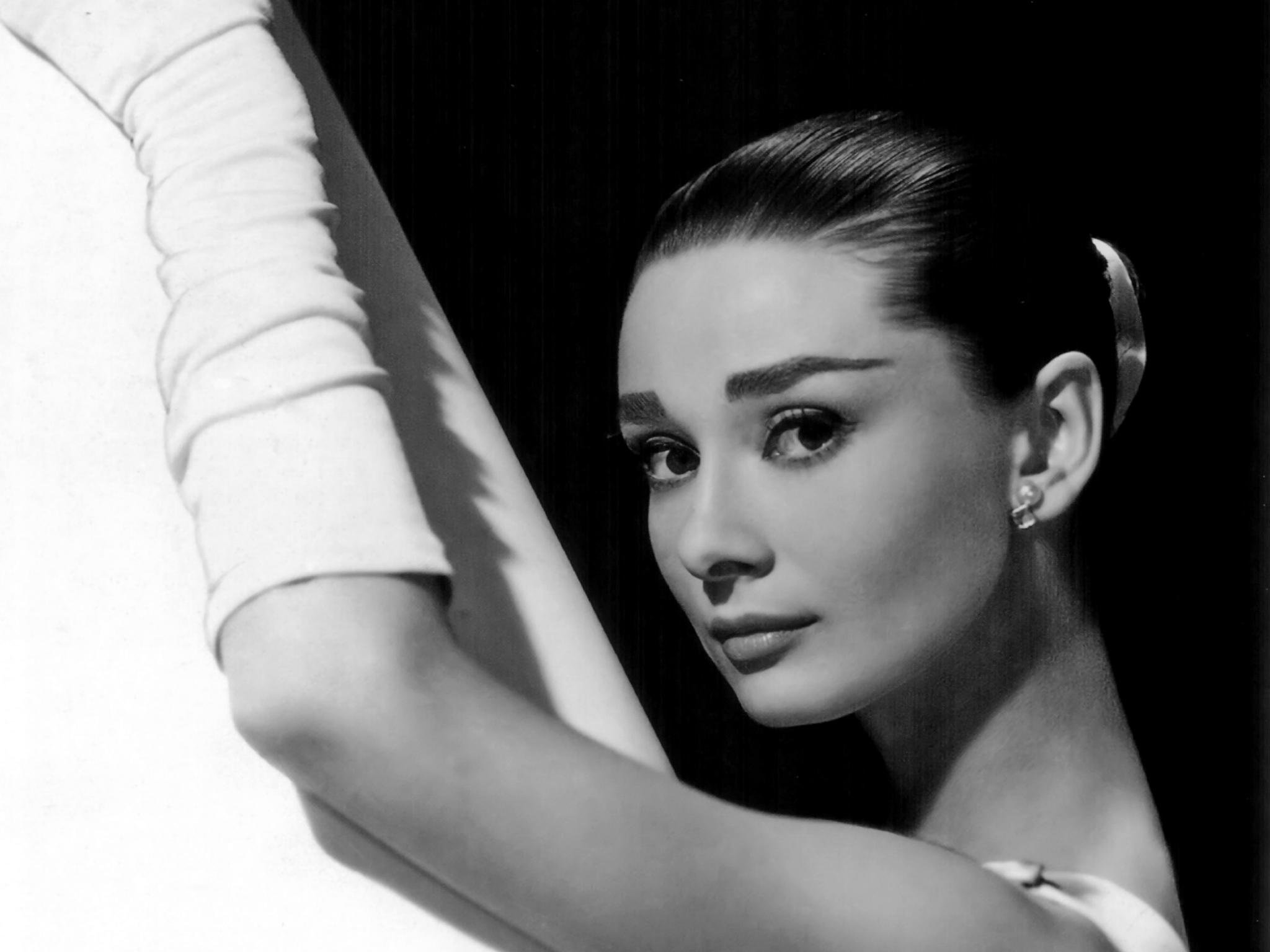 Awesome Audrey Hepburn free background ID:20277 for hd 2048x1536 desktop