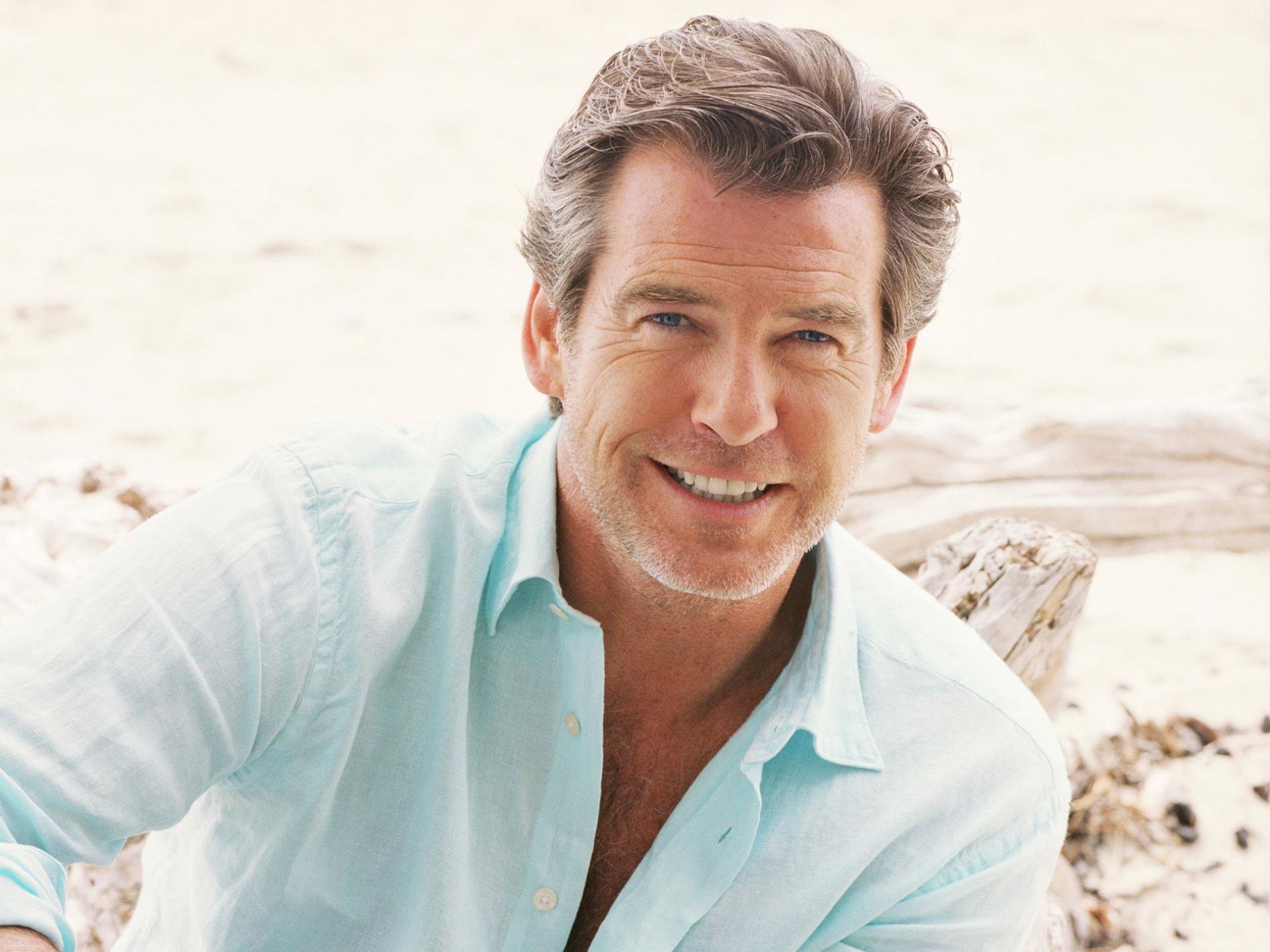 Download hd 1920x1440 Pierce Brosnan computer background ID:234795 for free