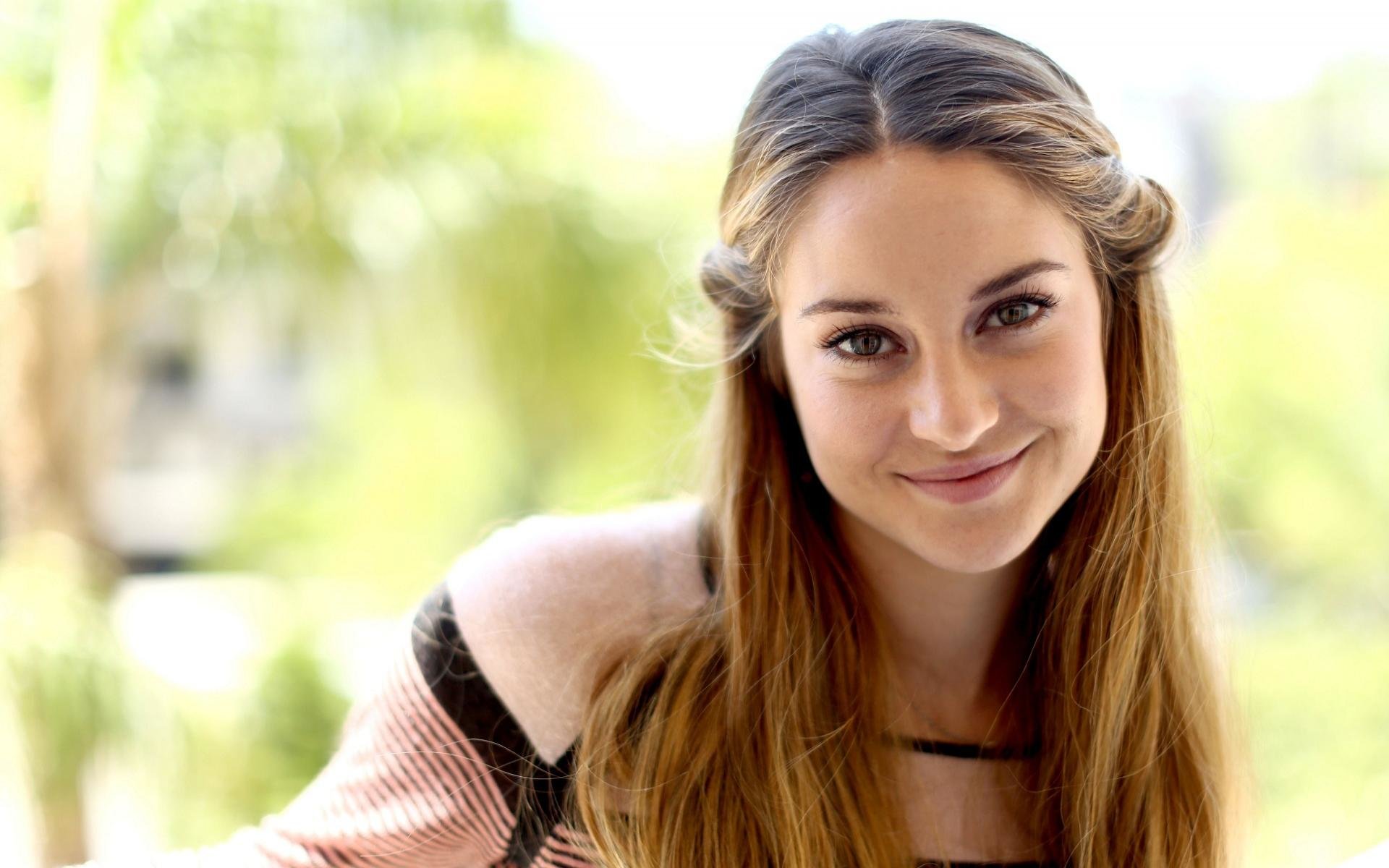 Download hd 1920x1200 Shailene Woodley PC background ID:178140 for free