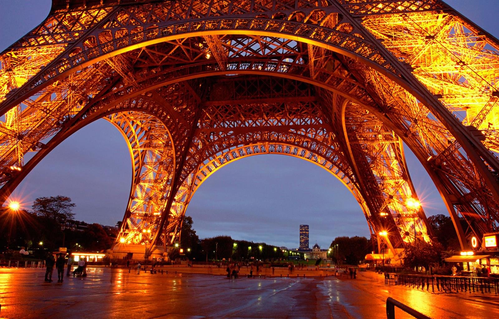 Awesome Eiffel Tower free wallpaper ID:476962 for hd 1600x1024 desktop